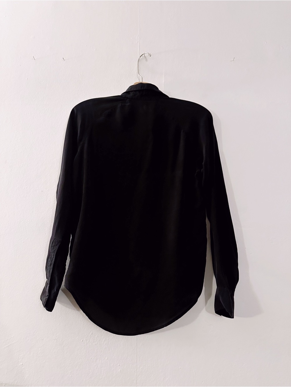Everlane Women's Everyday Shirt in Silky Cotton Black Long Sleeve Top - Picture 5 of 6